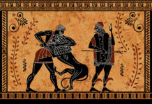 Helden und Dämonen: Herakles, der Held, kämpft mit einem seiner vielen Dämonen, einem Löwen. Rechts daneben schaut Hermes dem Kampf zu.