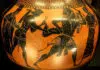 Griechische Göttinnen und Götter in der Mythologie: Artemis und Apollo wollen Herakles die Kerynitische Hirschkuh wegnehmen.