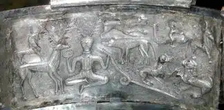 Götter im Mittelalter: Der keltische Gott Cernunnos gilt als Herr der Tiere und ist hier mit einem menschlichen Körper (+ Geweih) dargestellt.