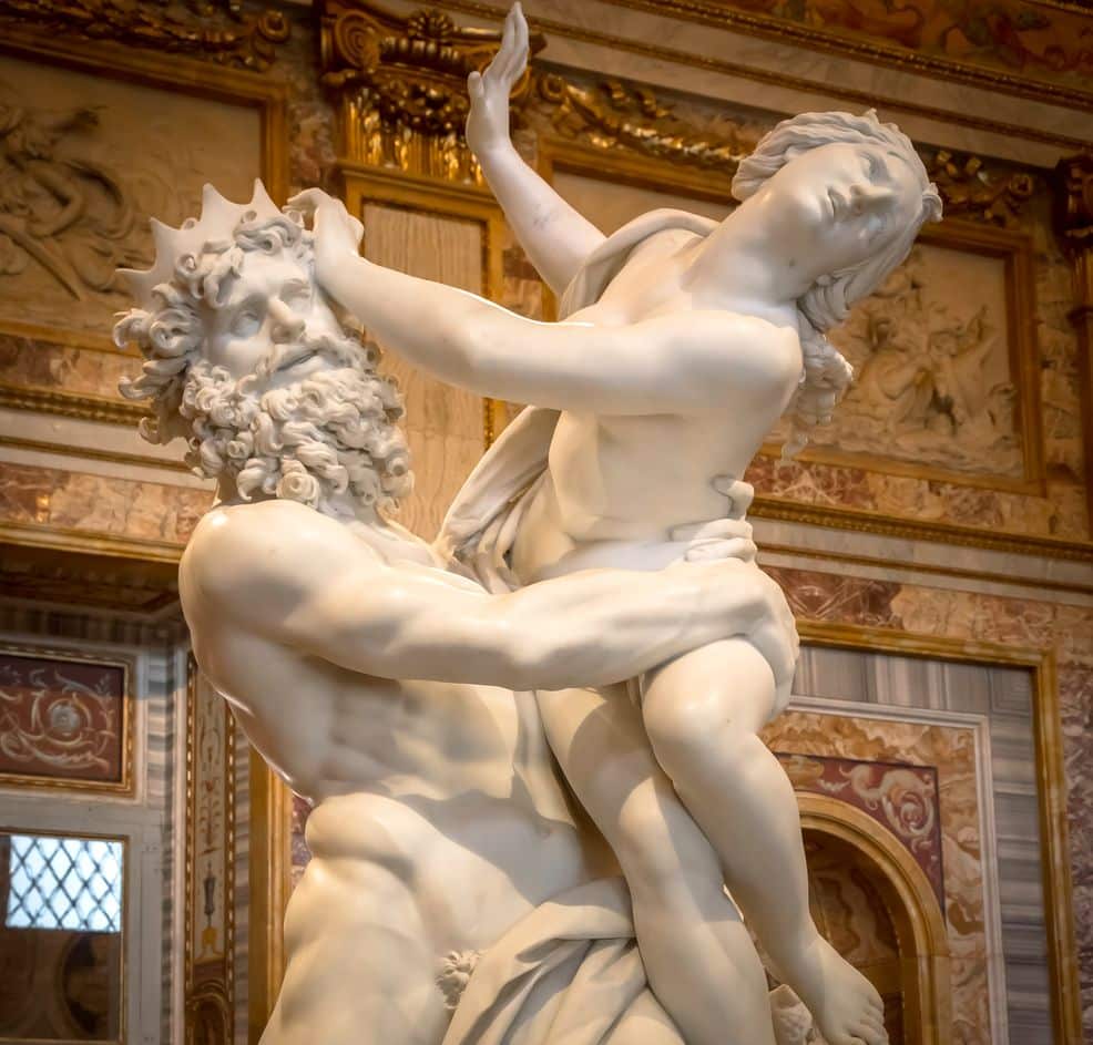 Hades, der griechische Gott der Unterwelt, raubt Persephone, eine Fruchtbarkeitsgöttin, Skulptur von Lorenzo Bernini, 1622