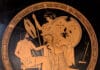Hephaistos, Gott der Schmiedekunst übergibt Thetis, Mutter des Achill, Waffen und Rüstung für ihren Sohn.