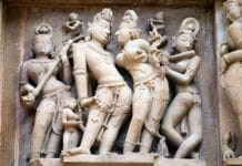 Hinduismus: Indische Gottheiten Indische Gottheiten bilden oft Paare, zumindest ist dies bei den wichtigsten Gottheiten, die Trimutri bzw. Tridevi der Fall.