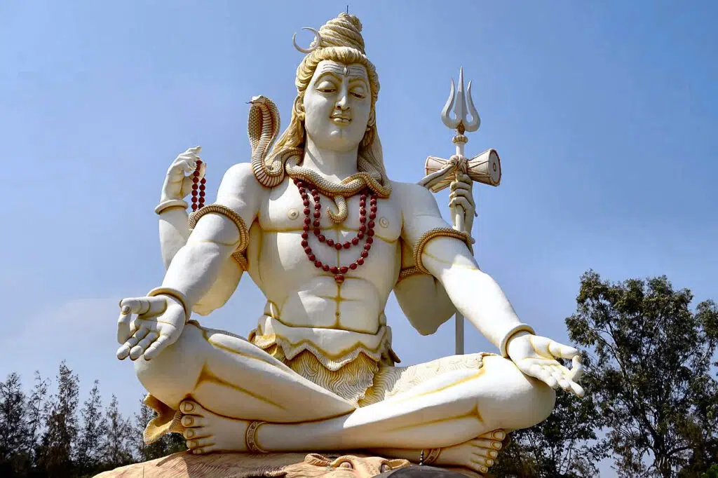 Shiva ist eine der drei Gottheiten, die zur Dreigestalt Trimutri gehören. 