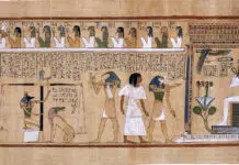 Papyrus, welches das Totengericht der alten Ägypter zeigt. Rechts auf dem Thron sitzt Osiris - der weise und gütige Gott des Totenreiches.