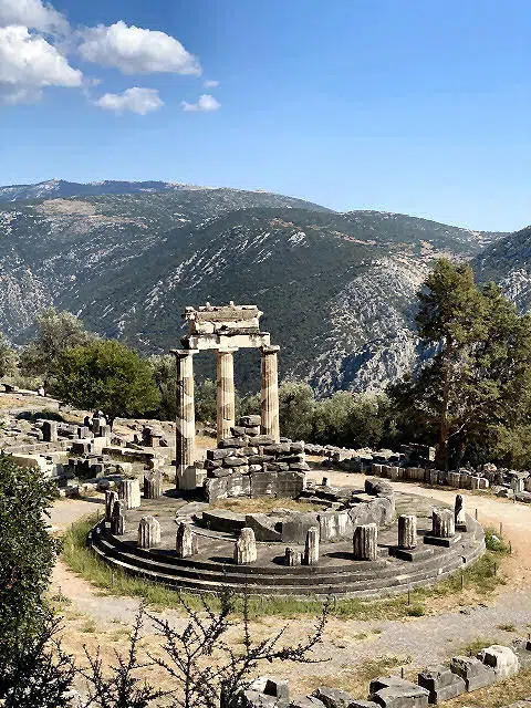 Das Heiligtum des Orakelgottes Apollon im historischen Delphi.