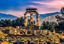 Orakel von Delphi, ca 150 km nw von Athen gelegen.
