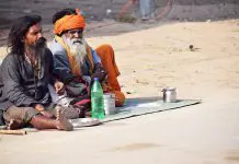 Sadhus in der heiligen Stadt_am_Ganges